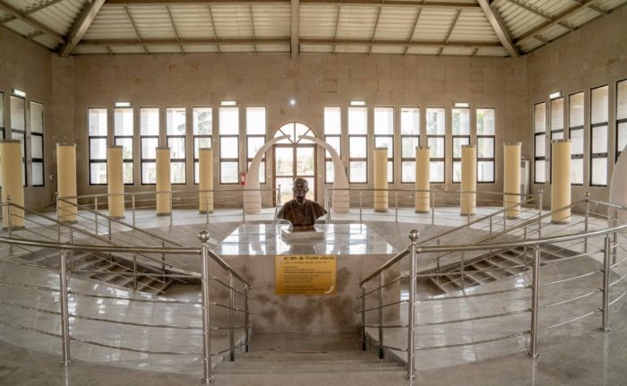 0_1544569256858_zik mausoelum.jpg