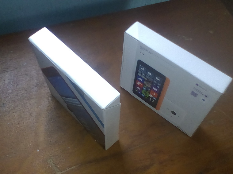 Microsoft Lumia XL 640 5.7' Quad-Core 13MP Win 8 Smartphone