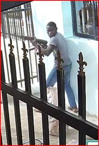 0_1525461635491_Offa-robber 4.jpg