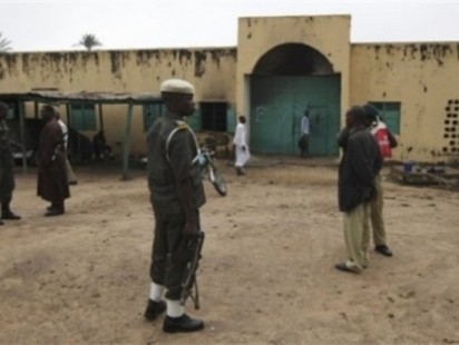 0_1528120538729_Armed men break through Minna prison.jpg