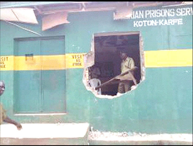 0_1528120751144_minna prison break.jpg